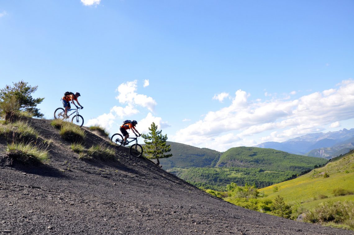 mountain biking in "terres noires"