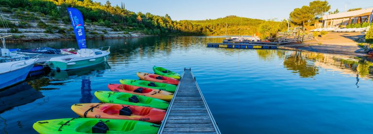 The lake of Esparron de Verdon ©T. Verneuil