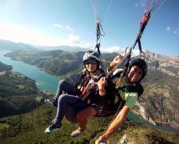 Paragliding in St Vincent les Forts ©Glide Parapente