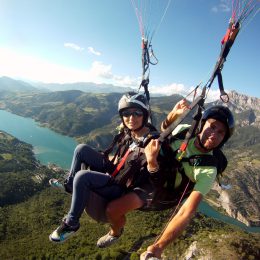 Paragliding in St Vincent les Forts ©Glide Parapente