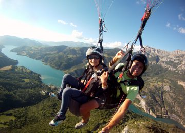 Paragliding in St Vincent les Forts ©Glide Parapente