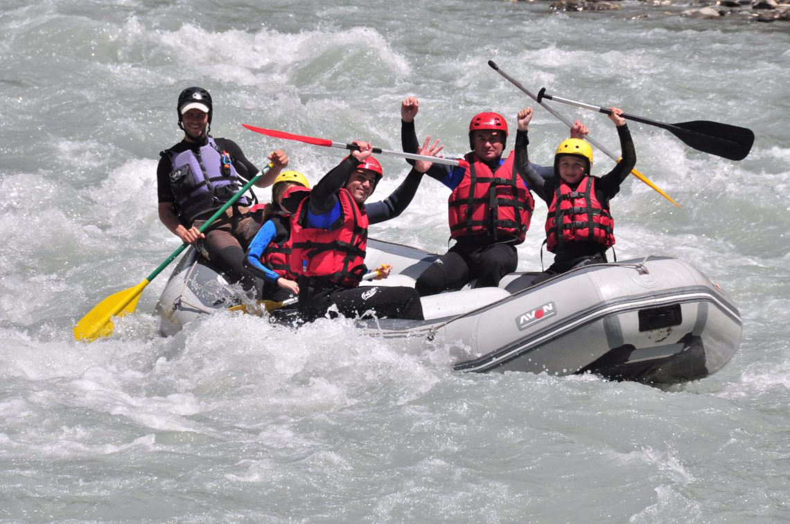 Rafting with the family in the Ubaye ©Anaconda Rafting