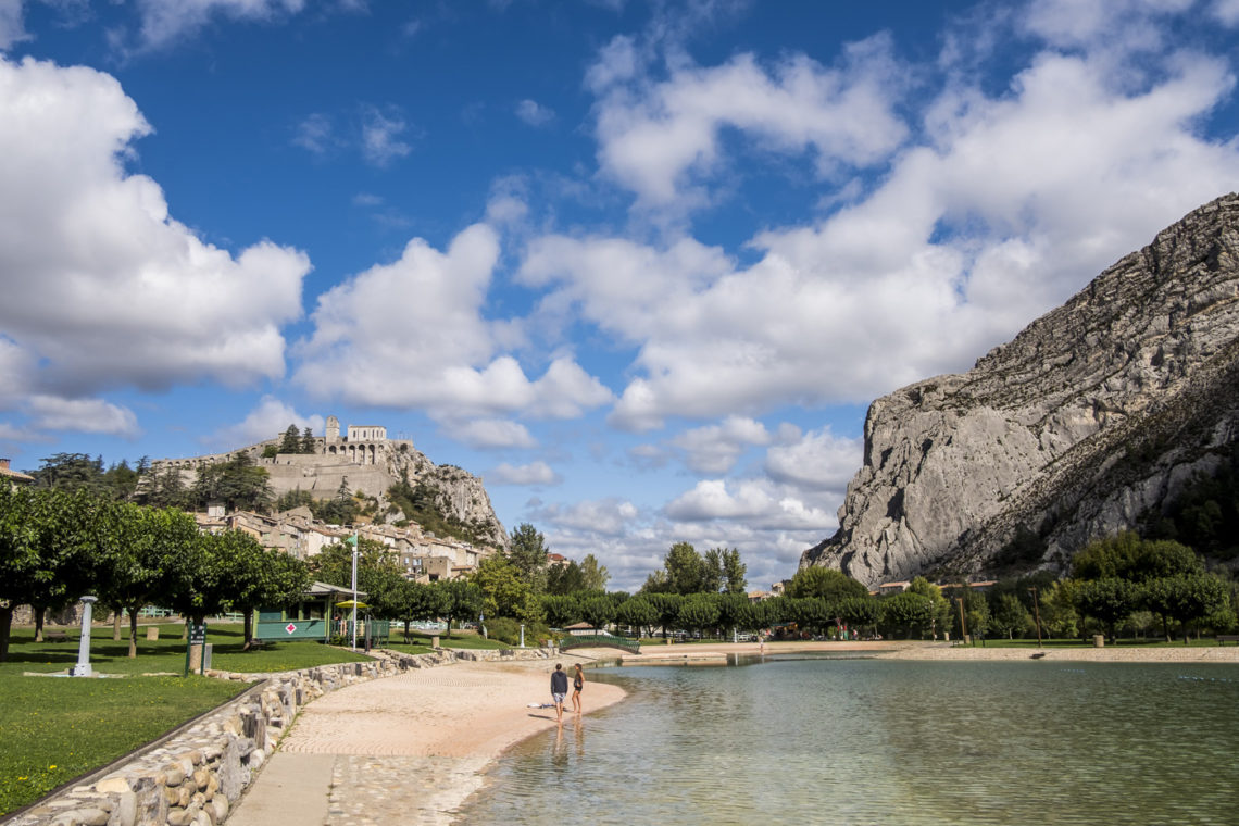 artificial bathing lakes Sisteron ©Thomas Delsol