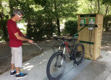 Bike service stations