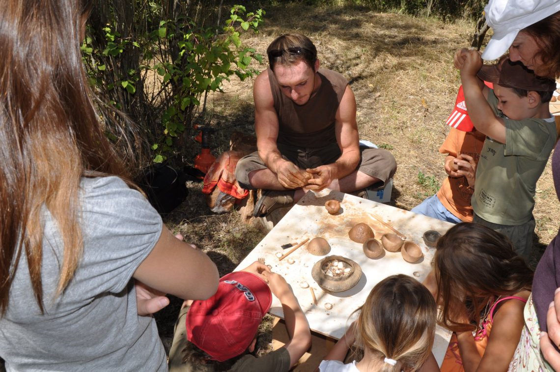 Prehistory day in Quinson
