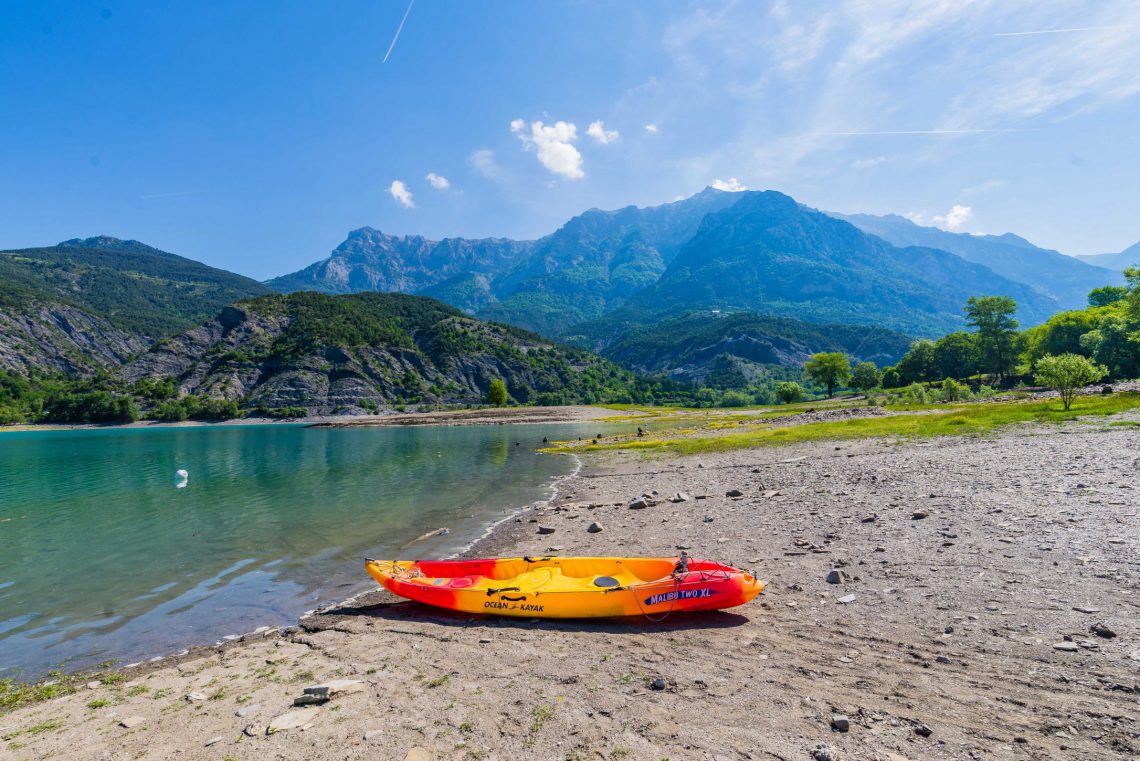 The lake of Serre-Ponçon ©Teddy Verneuil