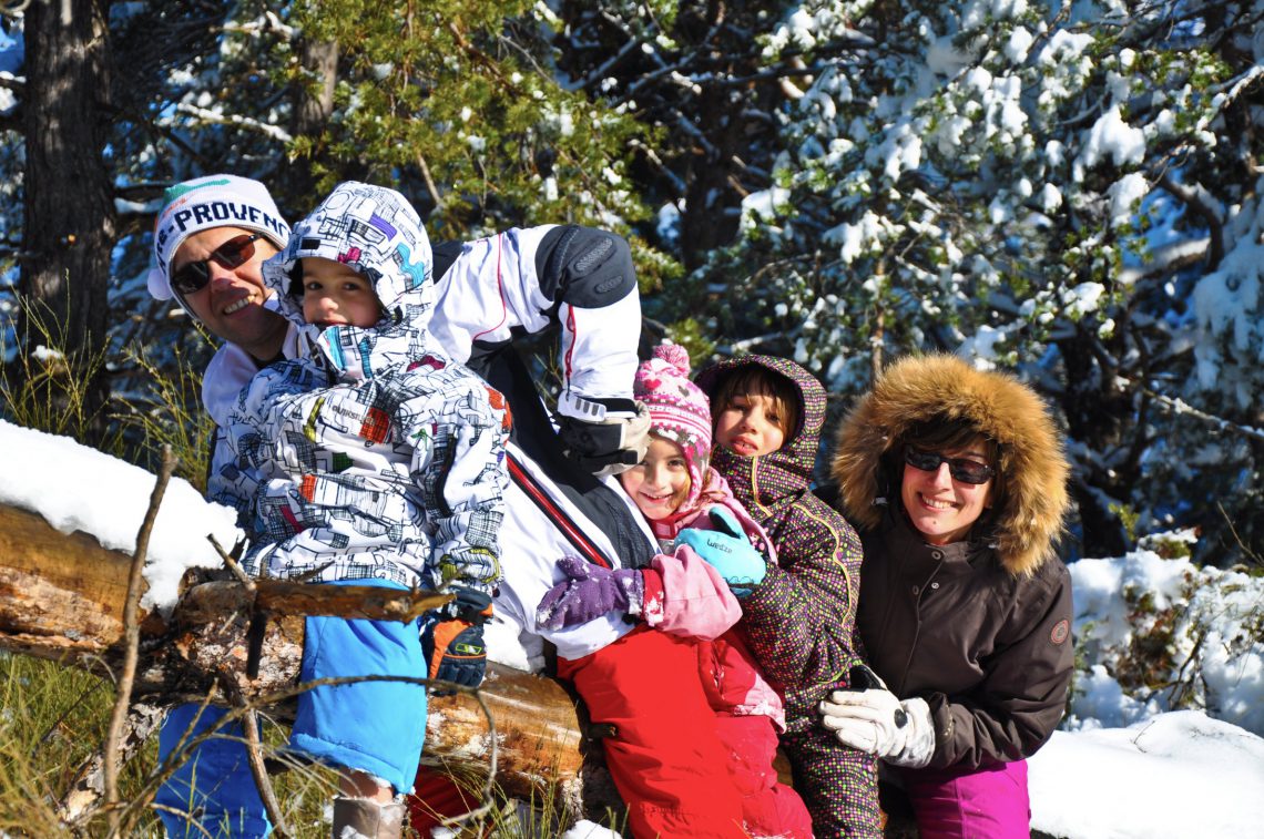 Famille à la neige