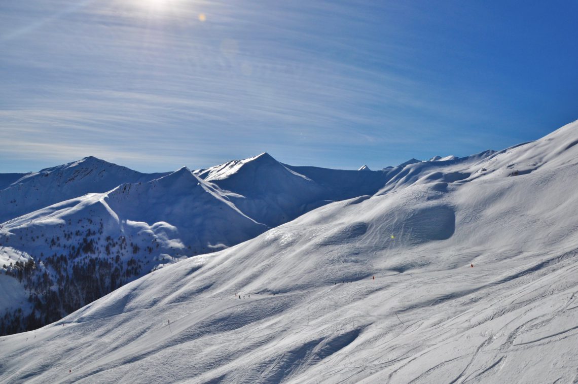 The Espace Lumière is a ski area linking two resorts: Val d’Allos La Foux and Pra Loup.