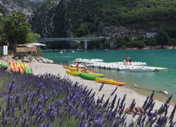 Lake of Sainte-Croix-du-Verdon Water sports providers