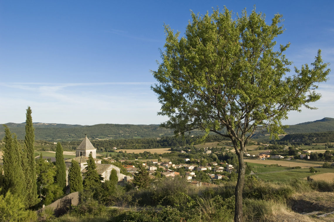 Saint Michel l’Observatoire in the Luberon Natural Regional Park ©AD04/Michel Boutin