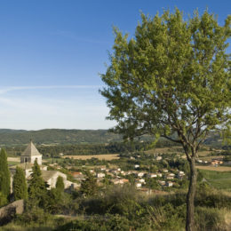 Saint Michel l’Observatoire in the Luberon Natural Regional Park ©AD04/Michel Boutin