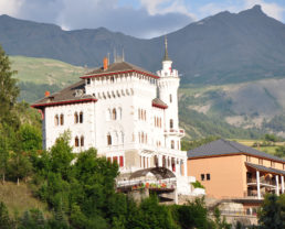 Tourist residences chateau des Magnans Jausiers