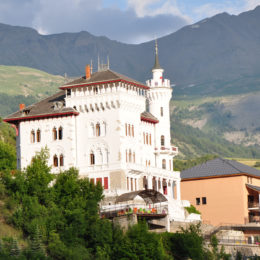 Tourist residences chateau des Magnans Jausiers